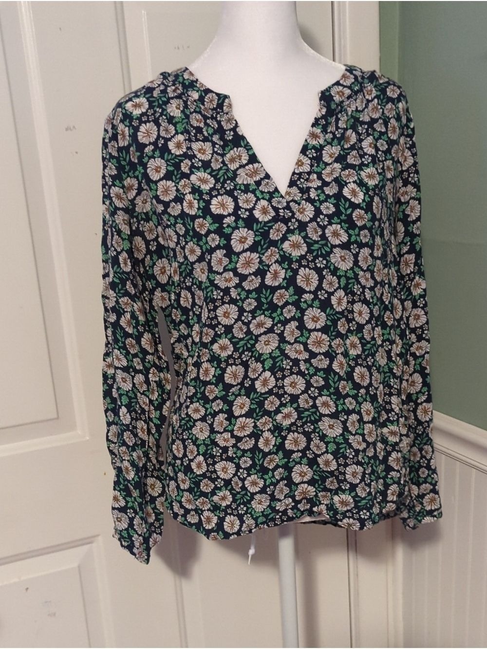 Esprit Navy Floral V-Neck Blouse Women's Size 6